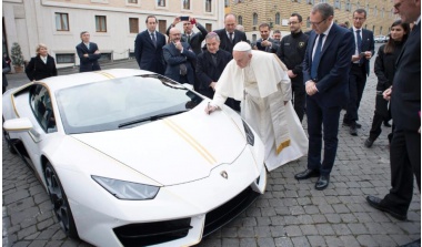 Se Subasta el Lamborghini del Papa Francisco